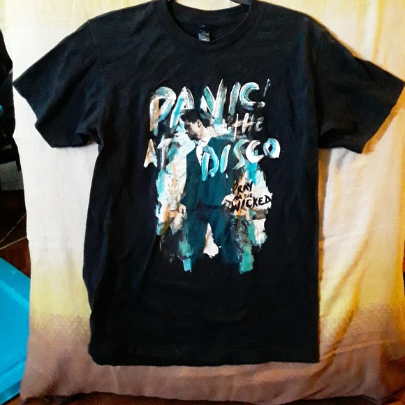 Panic At The Disco, Medium Band Teeshirt Promoting "Pray For The Wicked" Album - Picture 3 of 12